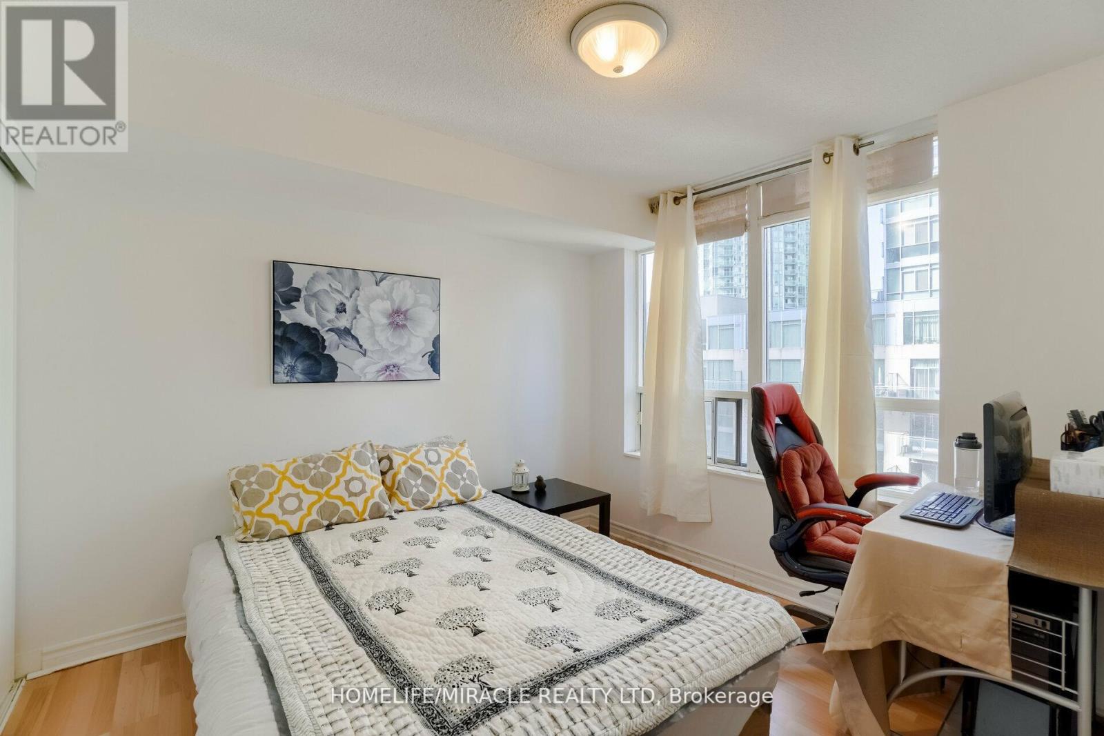 807 - 3880 Duke Of York Boulevard, Mississauga, Ontario  L5B 4M7 - Photo 18 - W12564342