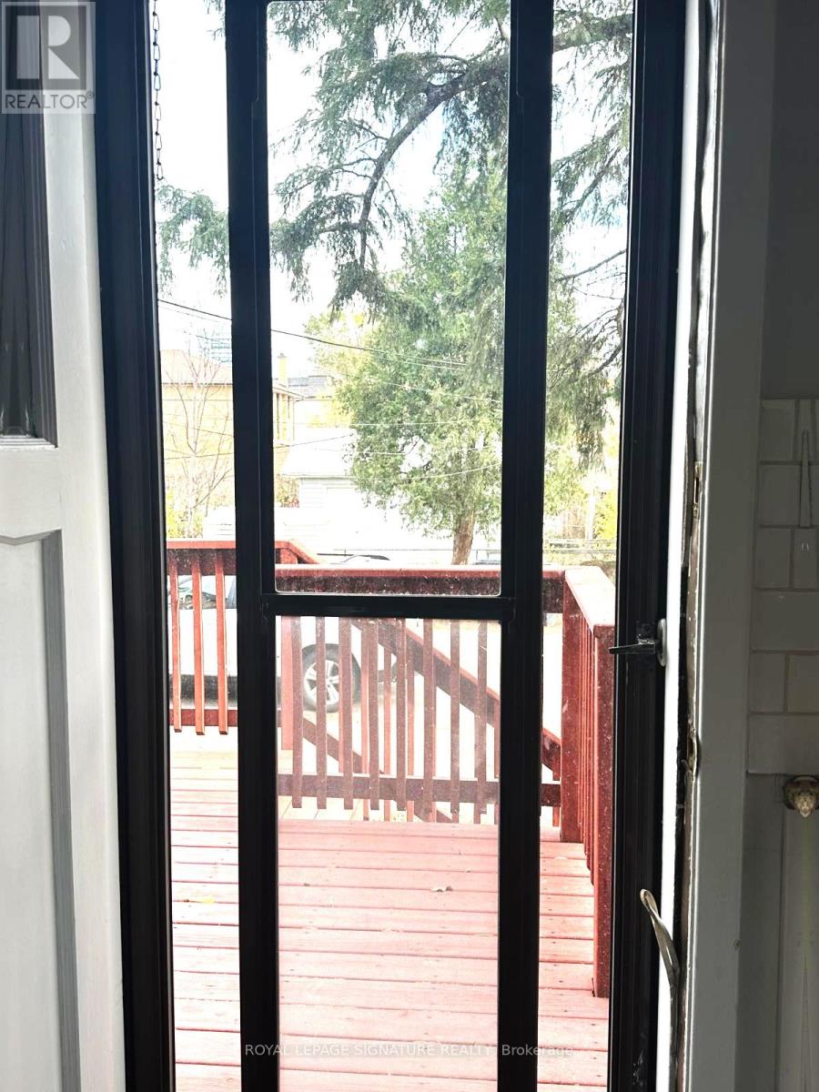 13 Wesley Street, Toronto, Ontario  M8Y 2W4 - Photo 5 - W12564344