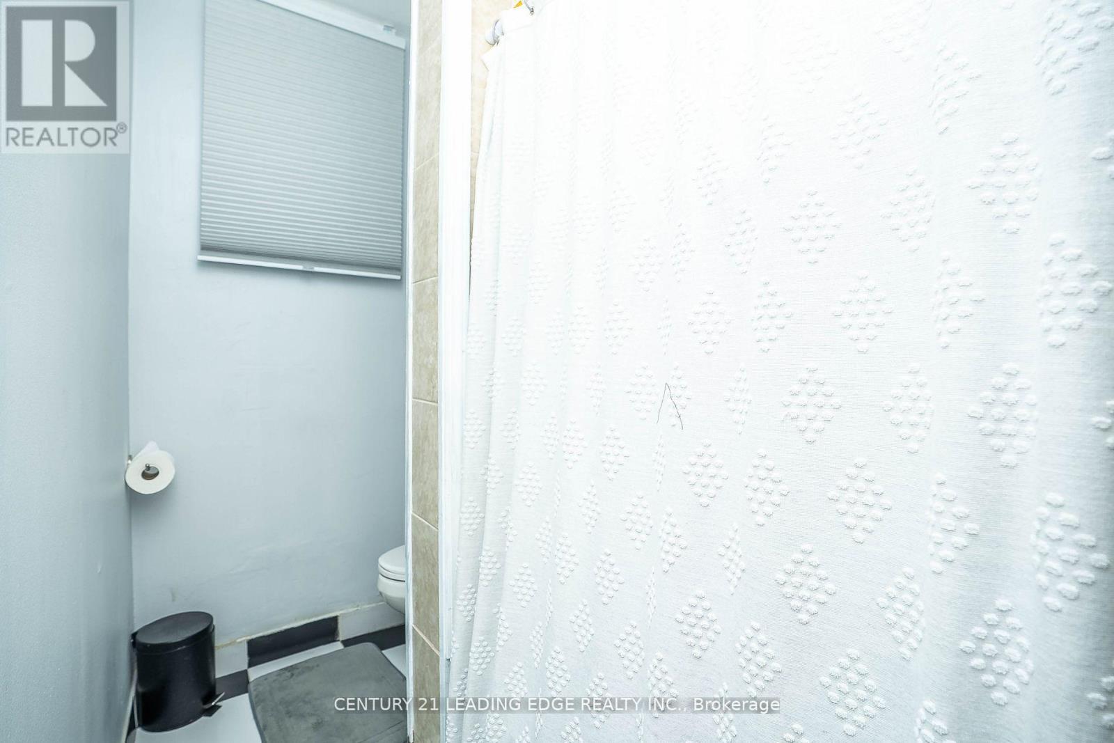 21 Alhart Drive, Toronto, Ontario  M9V 2M8 - Photo 35 - W12558594