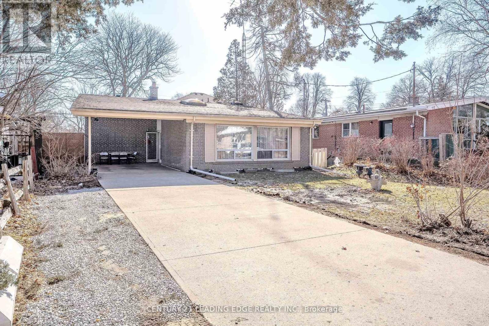 21 Alhart Drive, Toronto, Ontario  M9V 2M8 - Photo 49 - W12558594