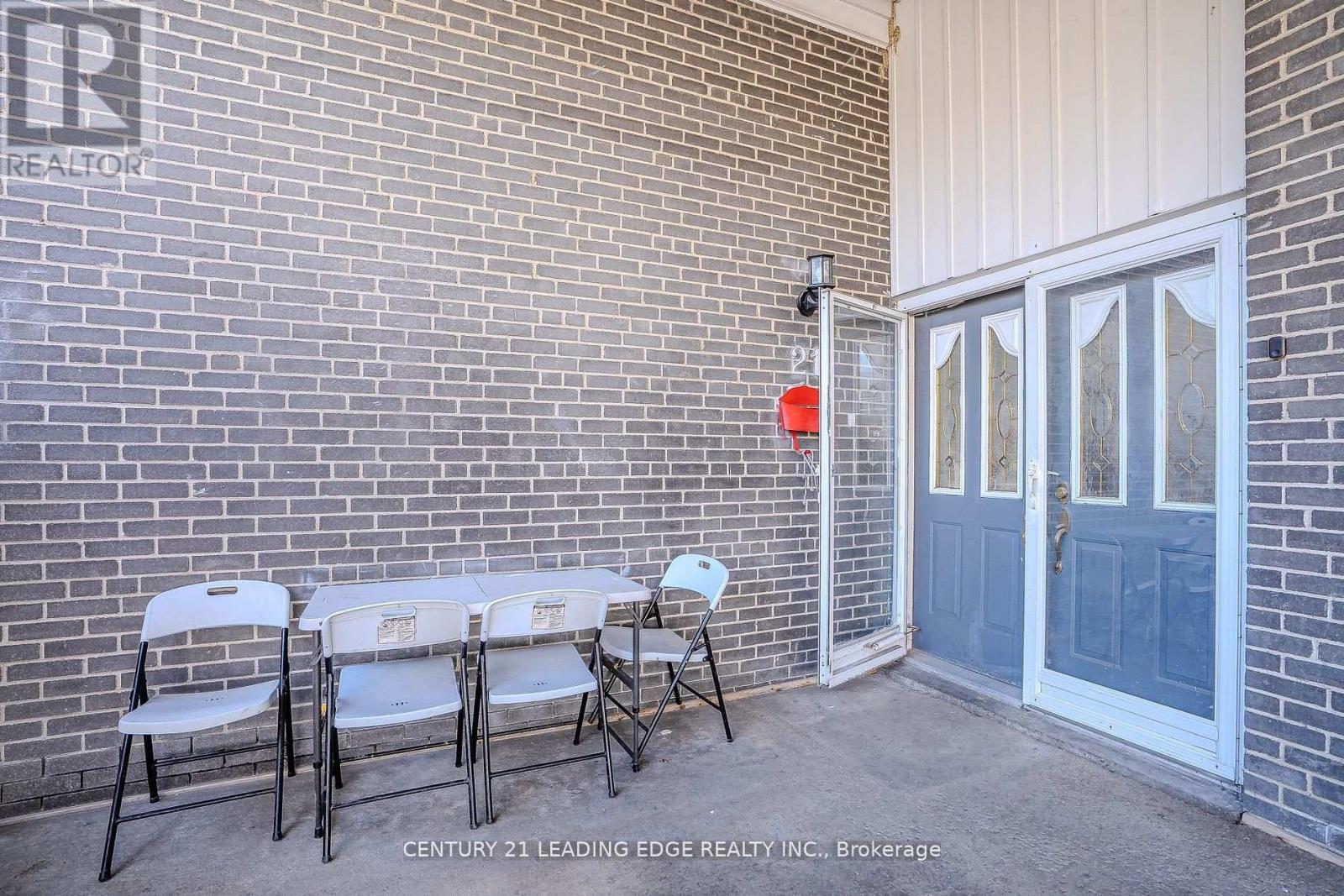 21 Alhart Drive, Toronto, Ontario  M9V 2M8 - Photo 2 - W12558594