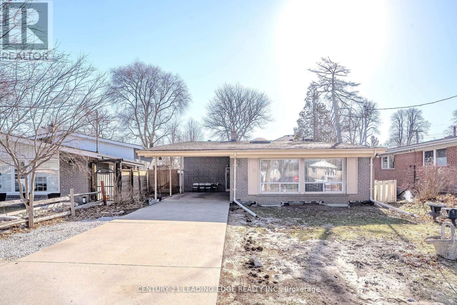 21 ALHART DRIVE, Toronto, Ontario