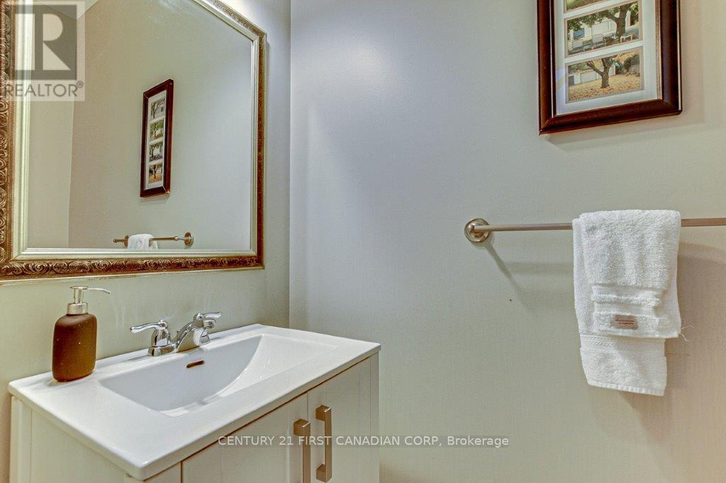 1185 Smithson Court, London North, Ontario  N5X 4P1 - Photo 34 - X12358537