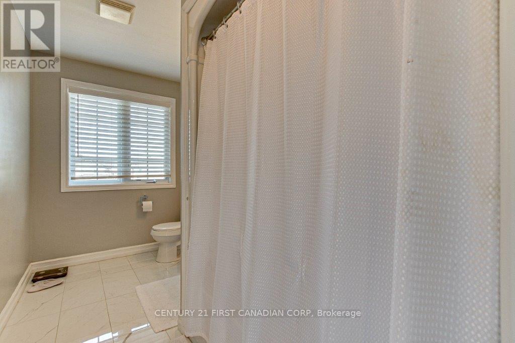 1185 Smithson Court, London North, Ontario  N5X 4P1 - Photo 38 - X12358537