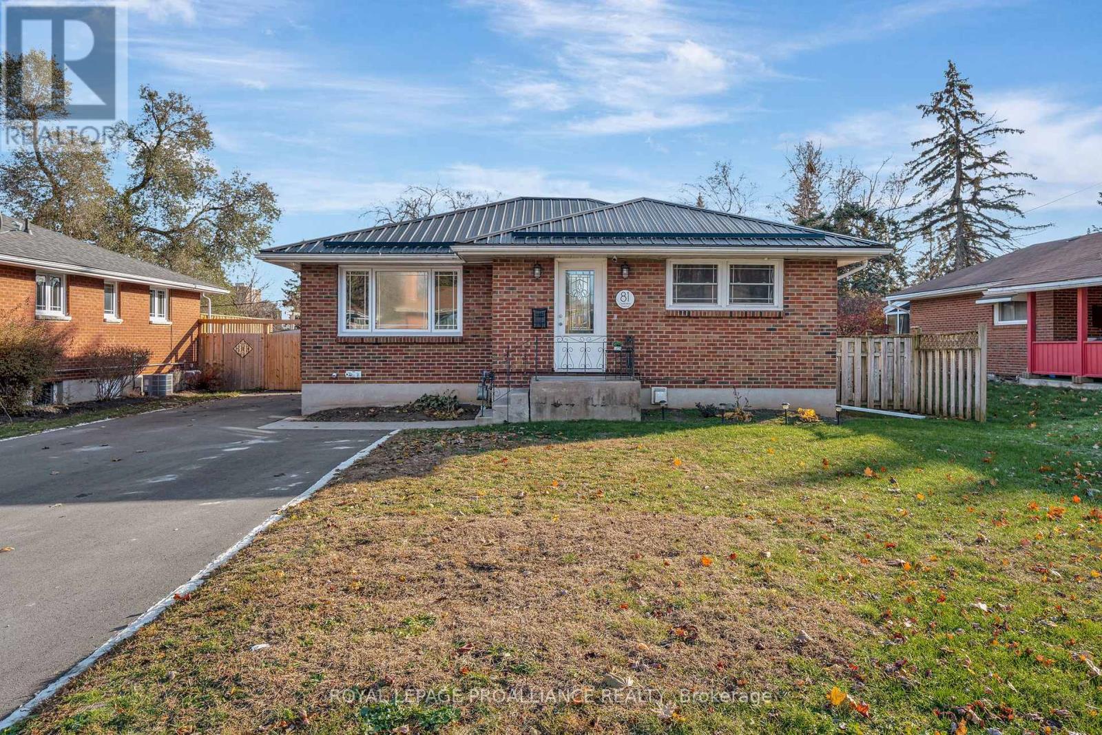 81 Crestview Avenue, Belleville, Ontario K8N 1W6 - Photo 1 - X12564372