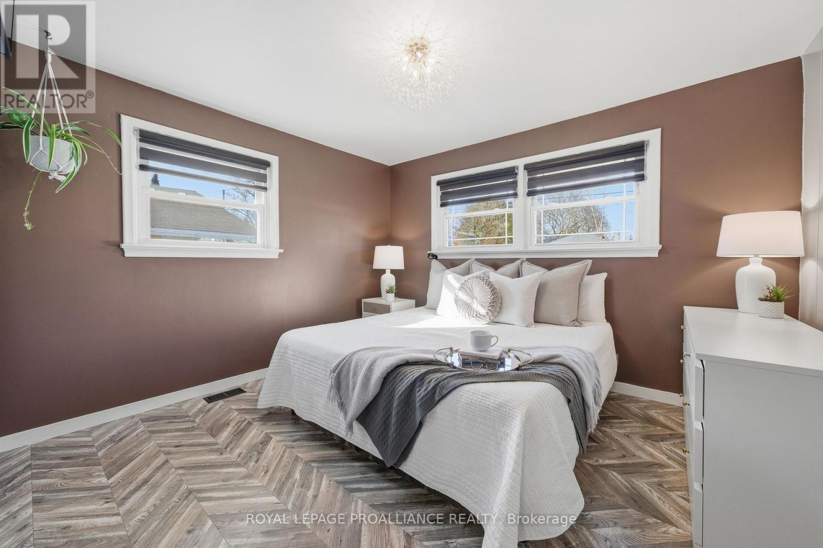 81 Crestview Avenue, Belleville, Ontario K8N 1W6 - Photo 14 - X12564372