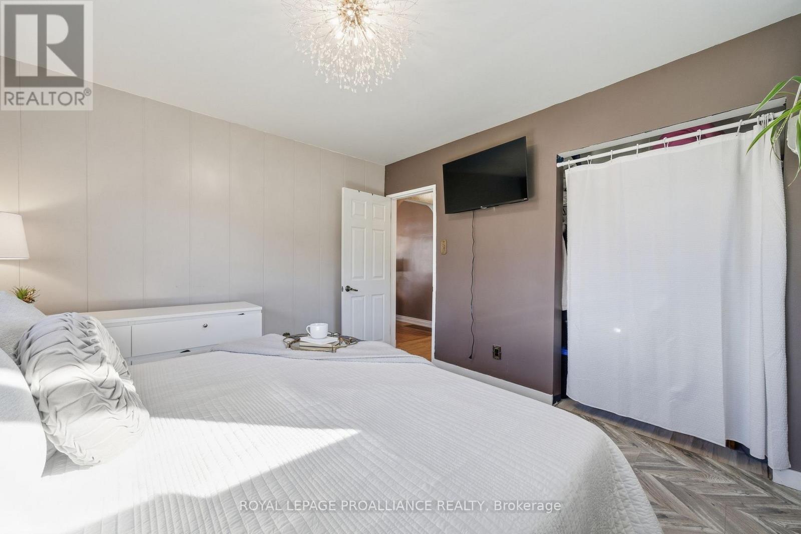 81 Crestview Avenue, Belleville, Ontario K8N 1W6 - Photo 16 - X12564372