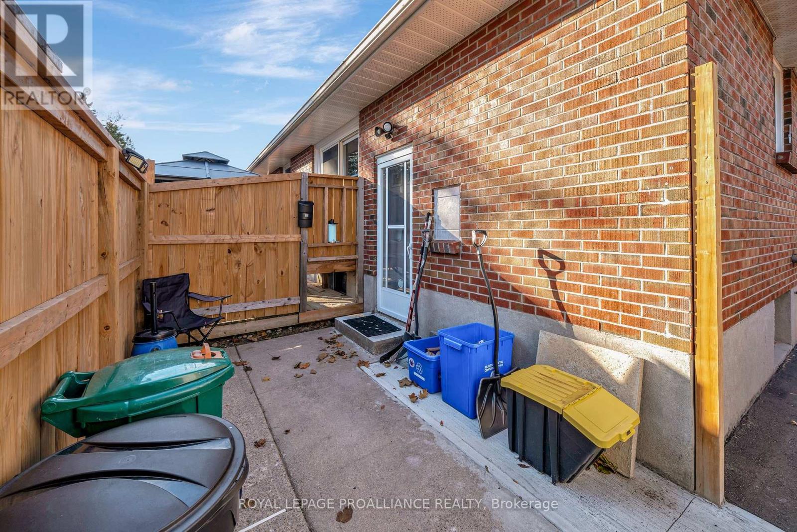 81 Crestview Avenue, Belleville, Ontario K8N 1W6 - Photo 32 - X12564372