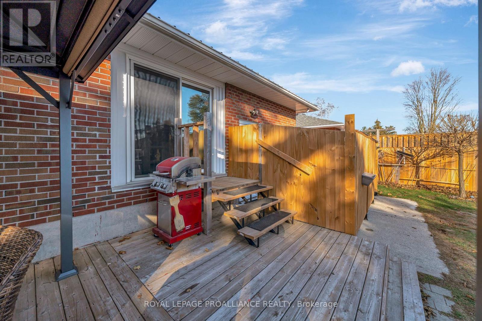 81 Crestview Avenue, Belleville, Ontario K8N 1W6 - Photo 36 - X12564372