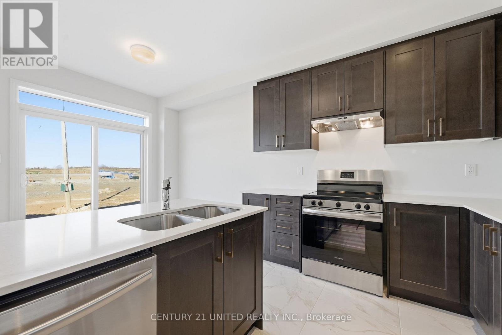 132 Sanderson Drive, Kawartha Lakes, Ontario K9V 0S7 - Photo 18 - X12564488