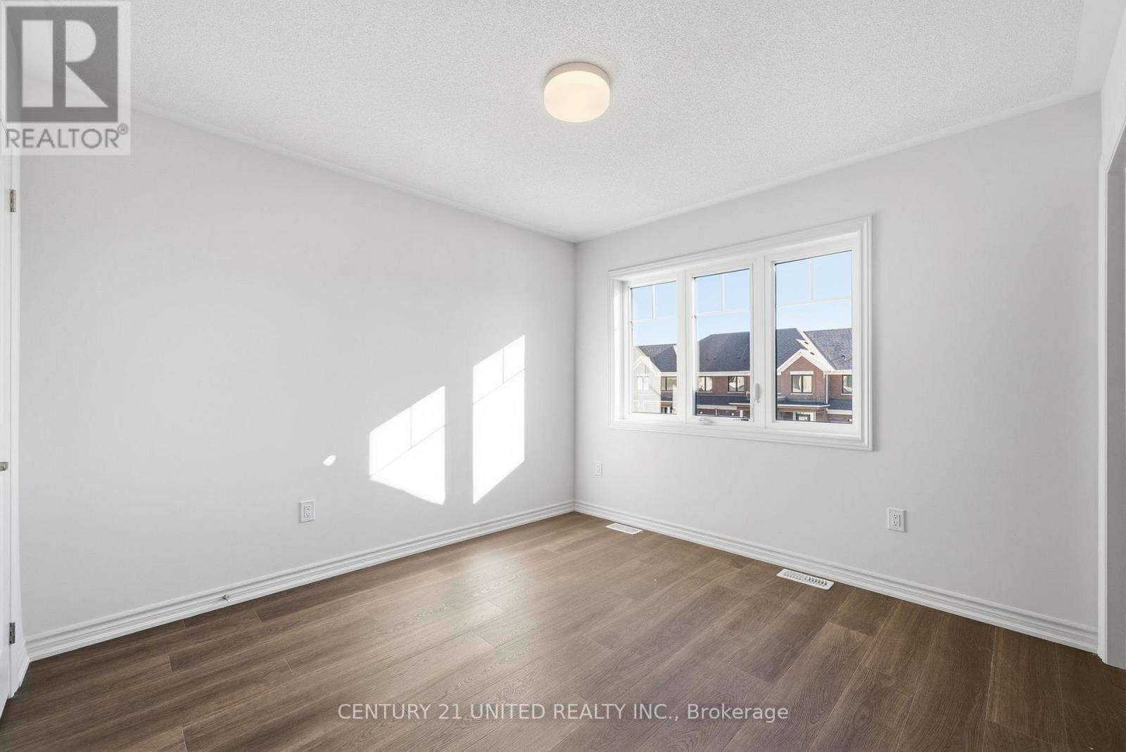 132 Sanderson Drive, Kawartha Lakes, Ontario K9V 0S7 - Photo 27 - X12564488