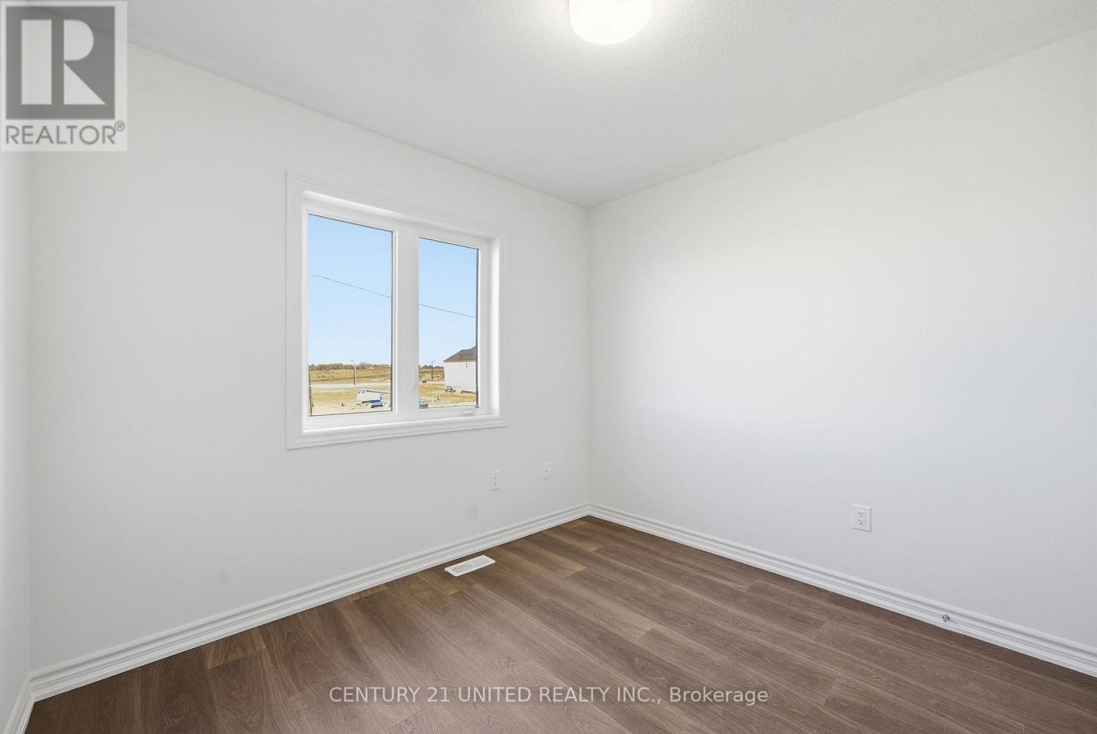 132 Sanderson Drive, Kawartha Lakes, Ontario K9V 0S7 - Photo 33 - X12564488