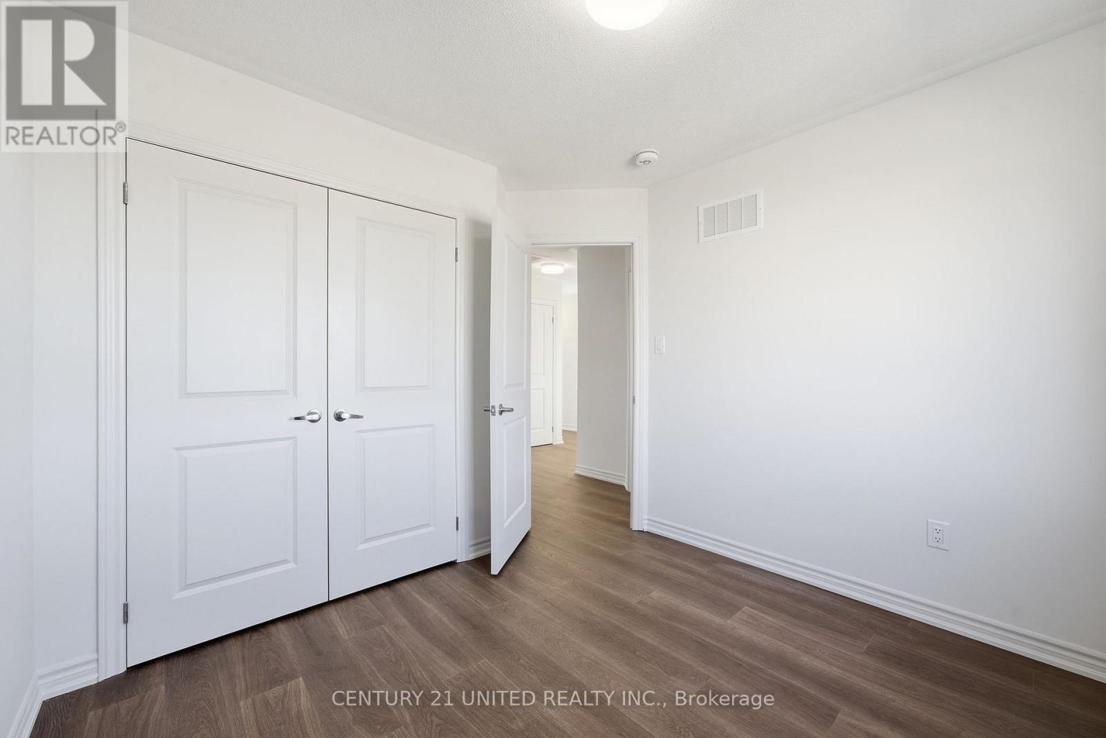 132 Sanderson Drive, Kawartha Lakes, Ontario K9V 0S7 - Photo 36 - X12564488