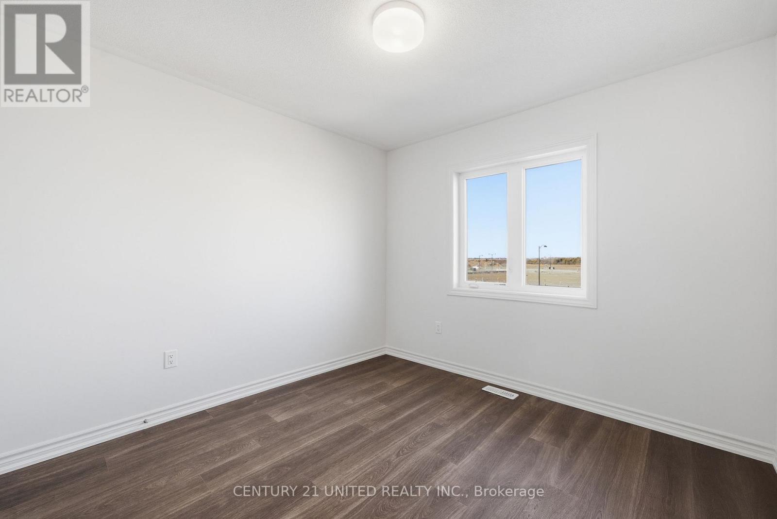 132 Sanderson Drive, Kawartha Lakes, Ontario K9V 0S7 - Photo 37 - X12564488