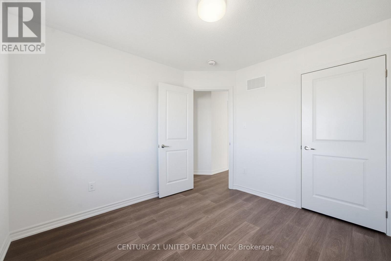 132 Sanderson Drive, Kawartha Lakes, Ontario K9V 0S7 - Photo 42 - X12564488