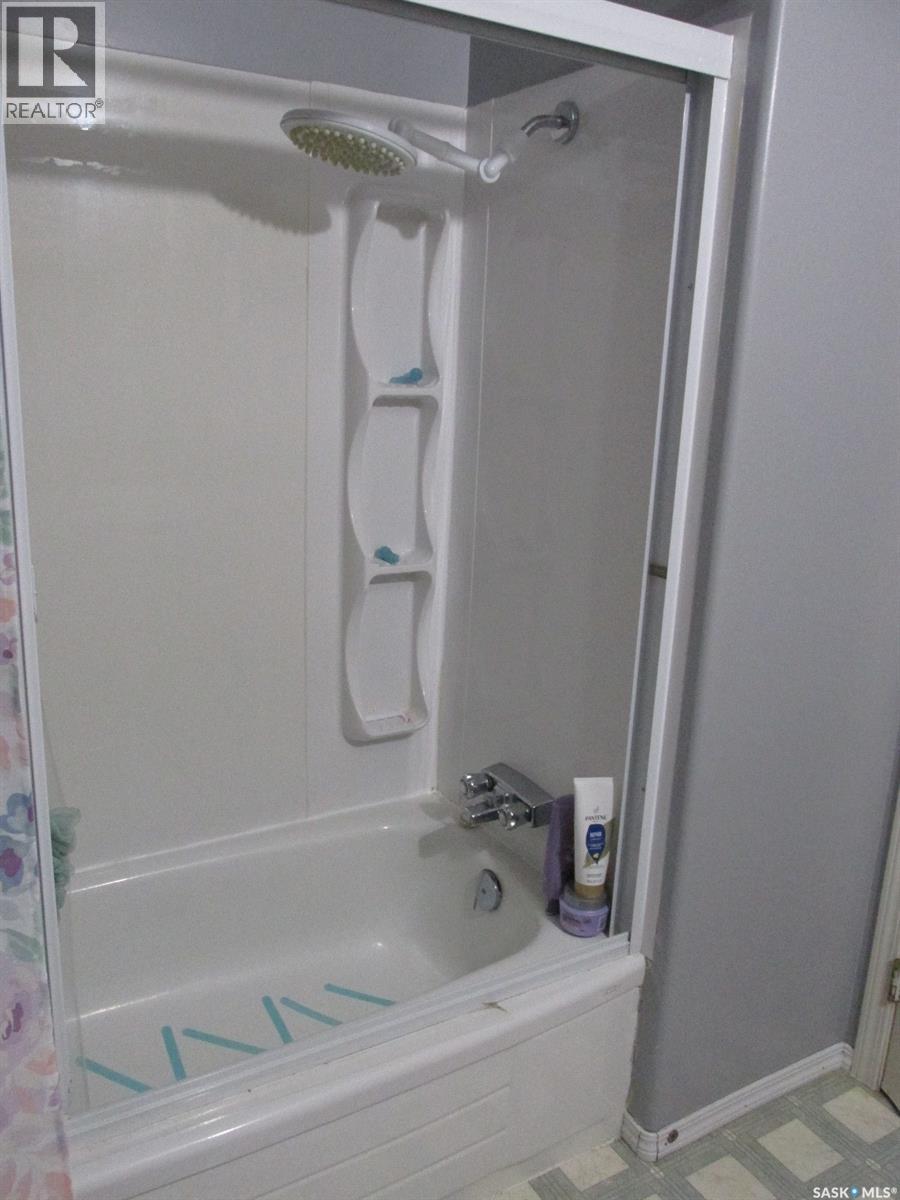 613 9th Avenue W, Nipawin, Saskatchewan  S0E 1E0 - Photo 28 - SK020489