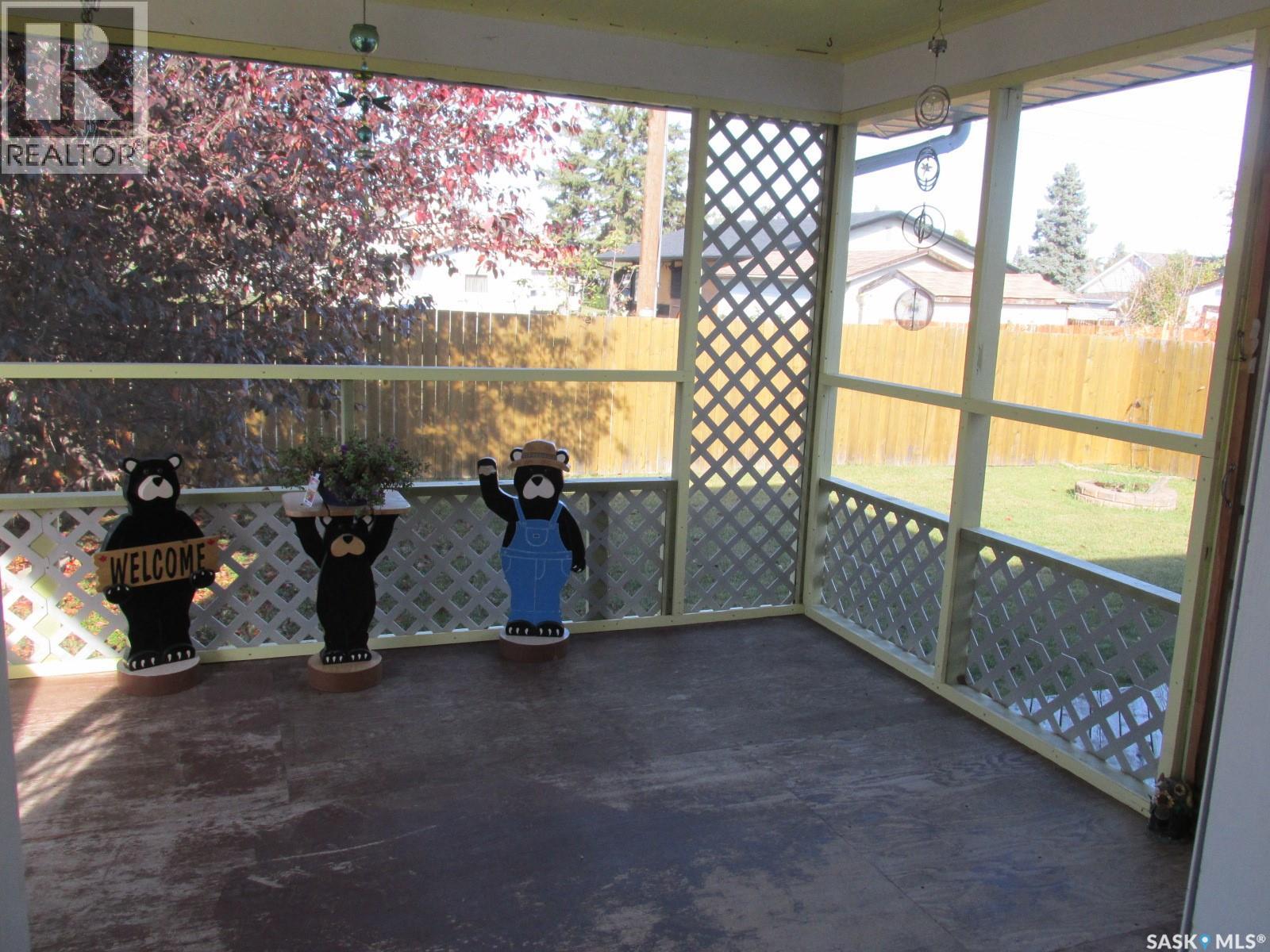 613 9th Avenue W, Nipawin, Saskatchewan  S0E 1E0 - Photo 15 - SK020489