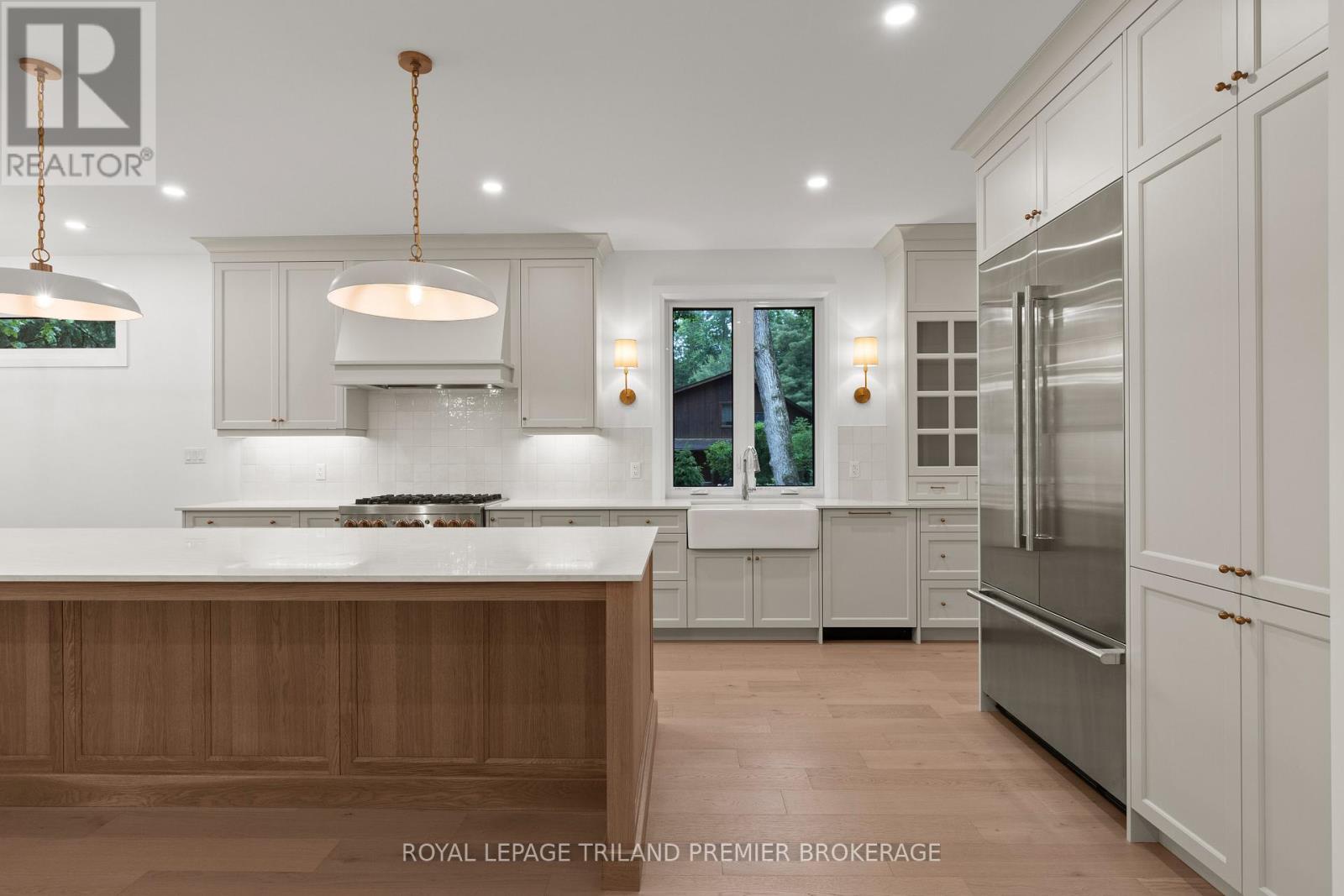 9940 Ontario Street, Lambton Shores, Ontario  N0M 2L0 - Photo 13 - X12564468