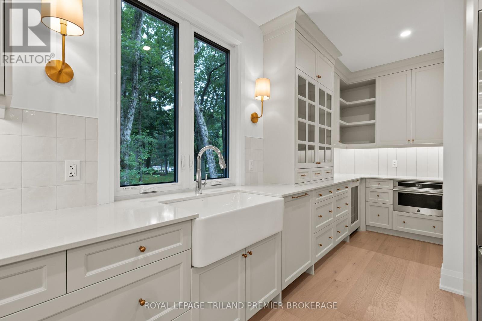 9940 Ontario Street, Lambton Shores, Ontario  N0M 2L0 - Photo 15 - X12564468