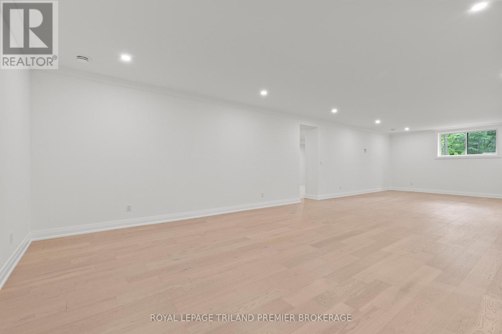 9940 Ontario Street, Lambton Shores, Ontario  N0M 2L0 - Photo 29 - X12564468