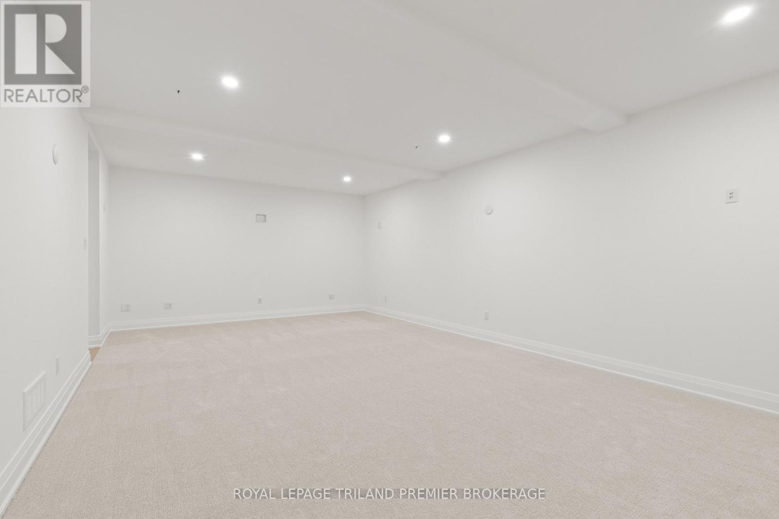 9940 Ontario Street, Lambton Shores, Ontario  N0M 2L0 - Photo 39 - X12564468