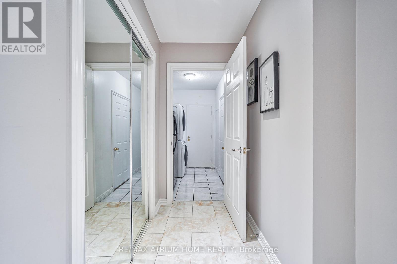 10 Olivewood Drive, Markham, Ontario  L3S 3E3 - Photo 4 - N12513958