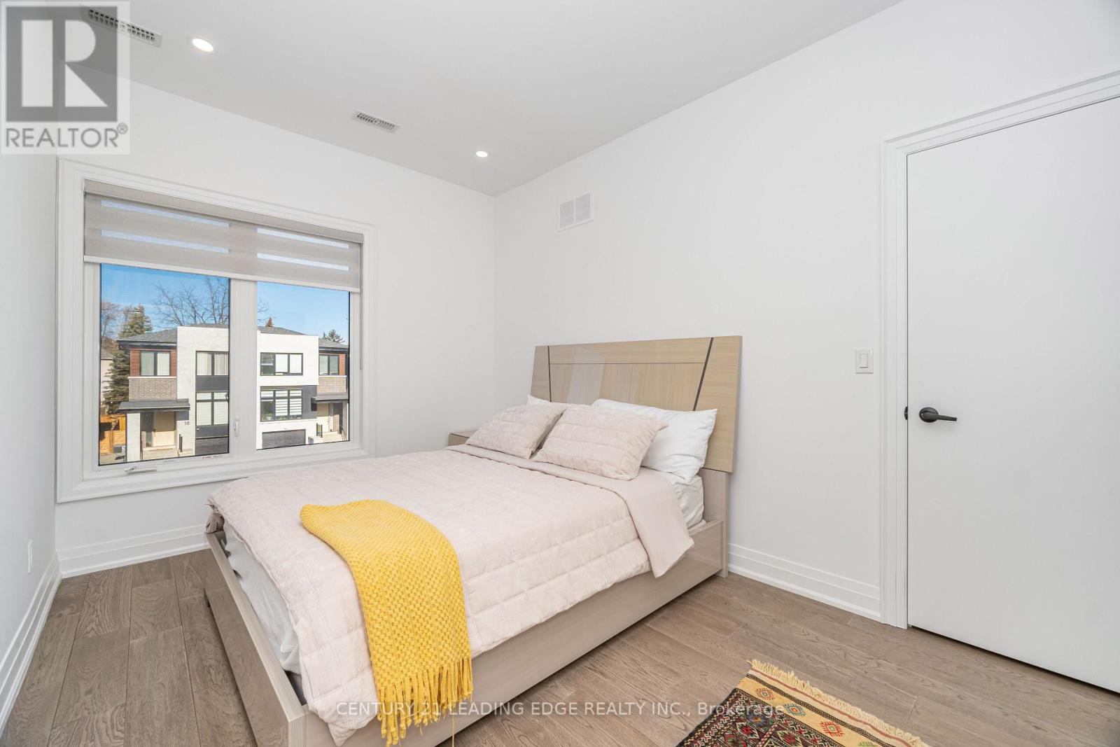 15 Direzze Court, Richmond Hill, Ontario  L4C 5T8 - Photo 21 - N12563844