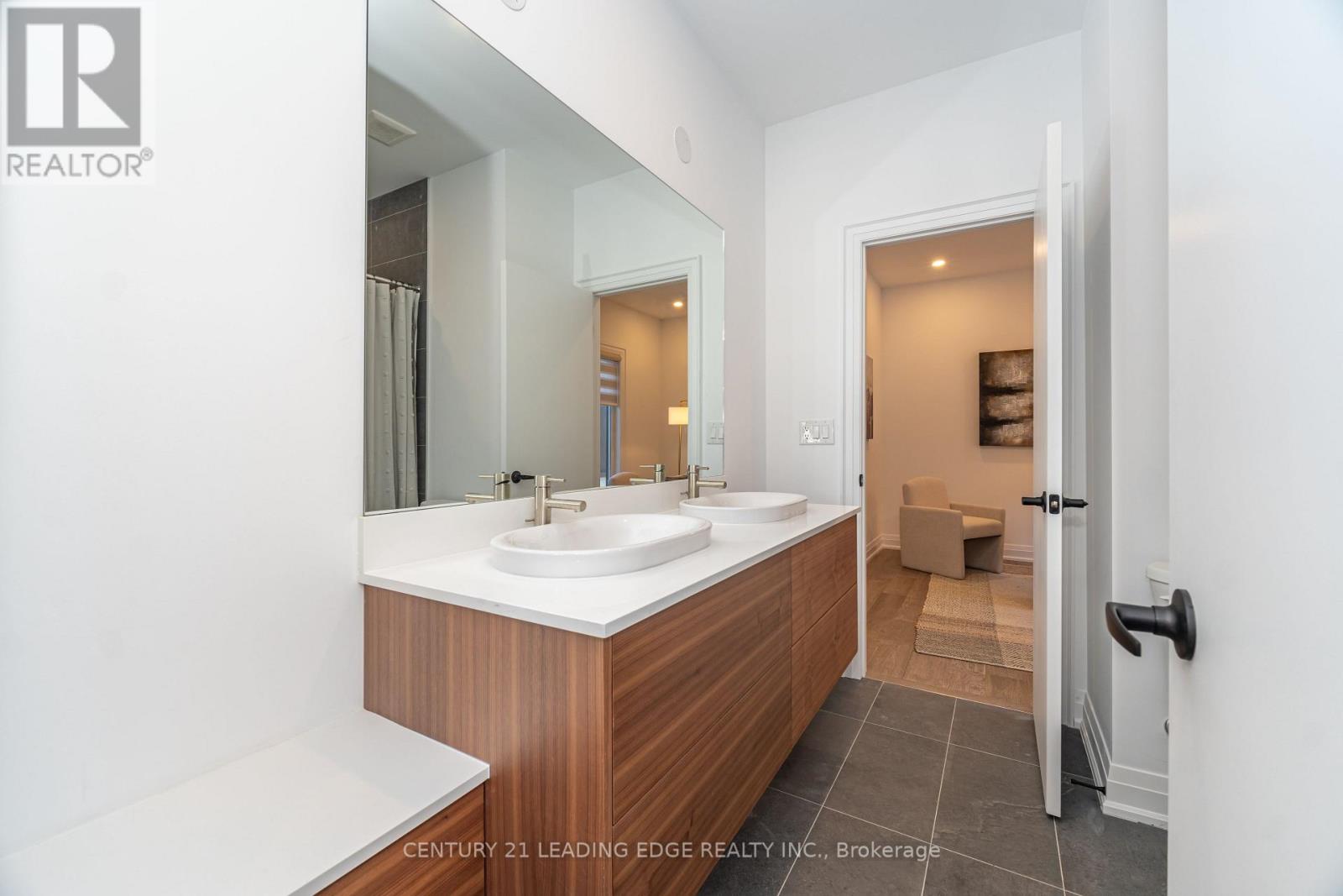 15 Direzze Court, Richmond Hill, Ontario  L4C 5T8 - Photo 23 - N12563844