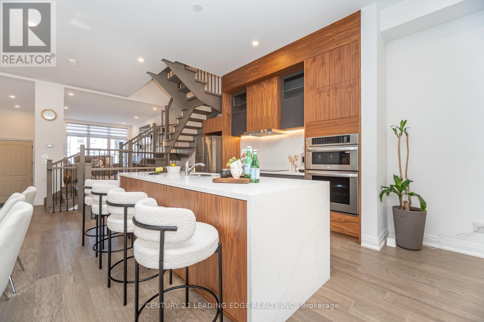 15 Direzze Court, Richmond Hill, Ontario  L4C 5T8 - Photo 31 - N12563844