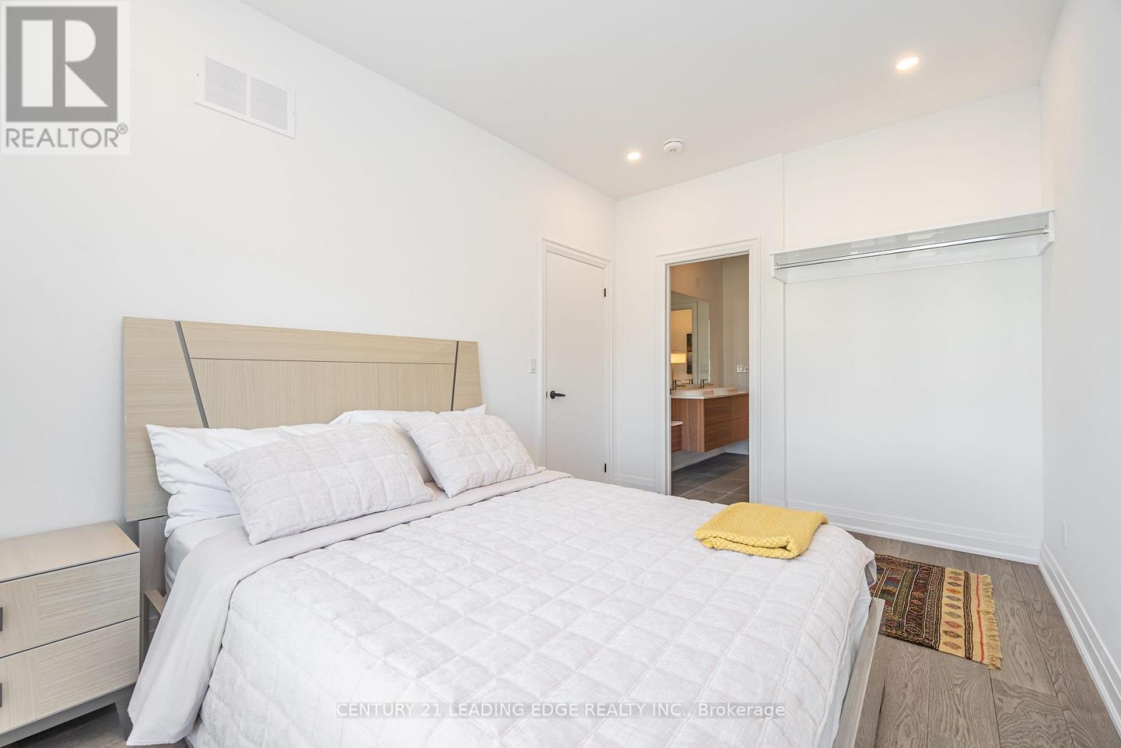 15 Direzze Court, Richmond Hill, Ontario  L4C 5T8 - Photo 22 - N12563844