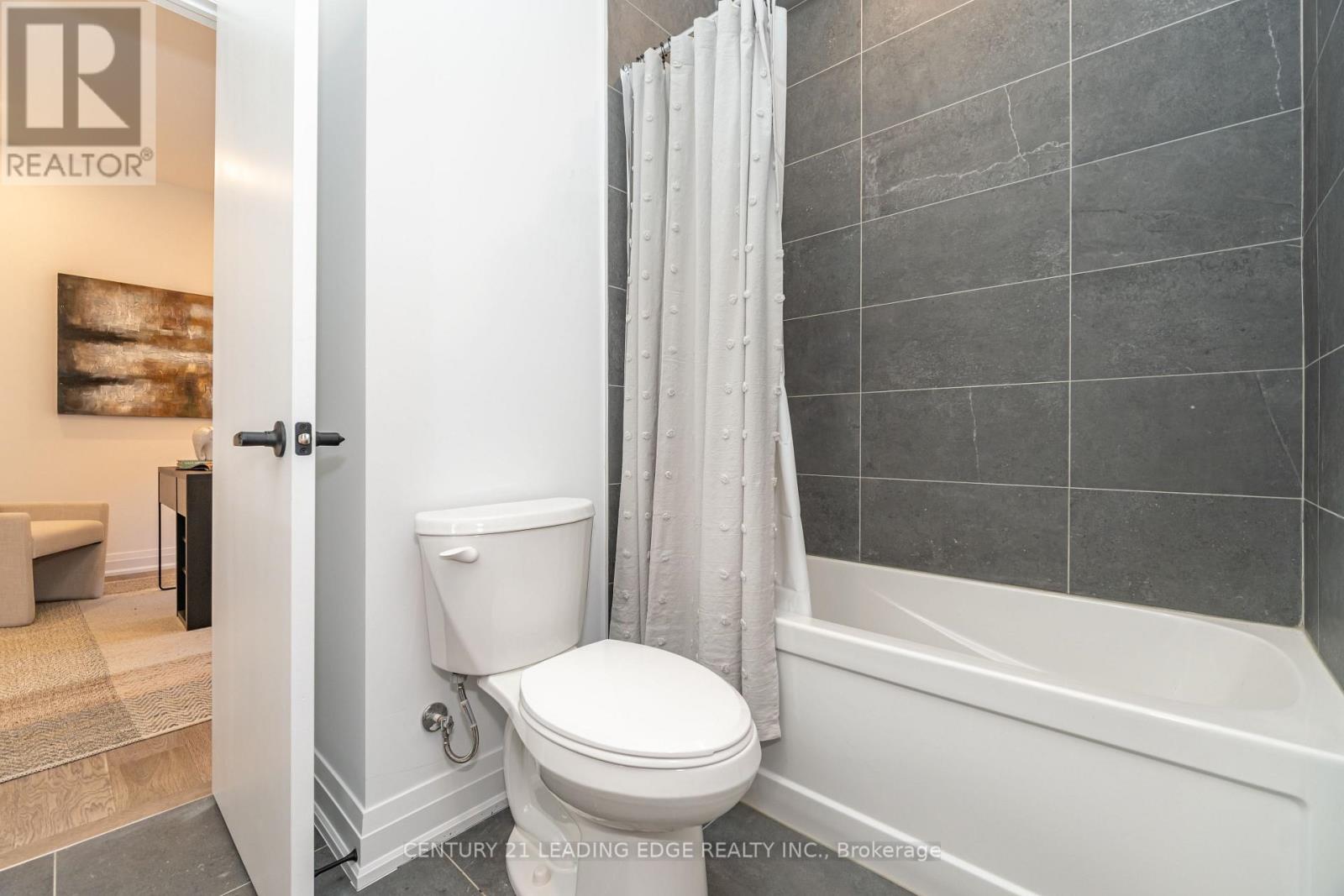 15 Direzze Court, Richmond Hill, Ontario  L4C 5T8 - Photo 24 - N12563844