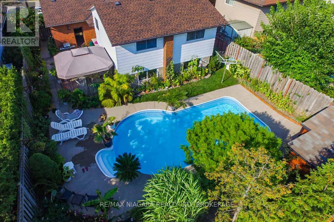 5 Rene Lane, St. Catharines, Ontario  L2P 3L3 - Photo 2 - X12564432