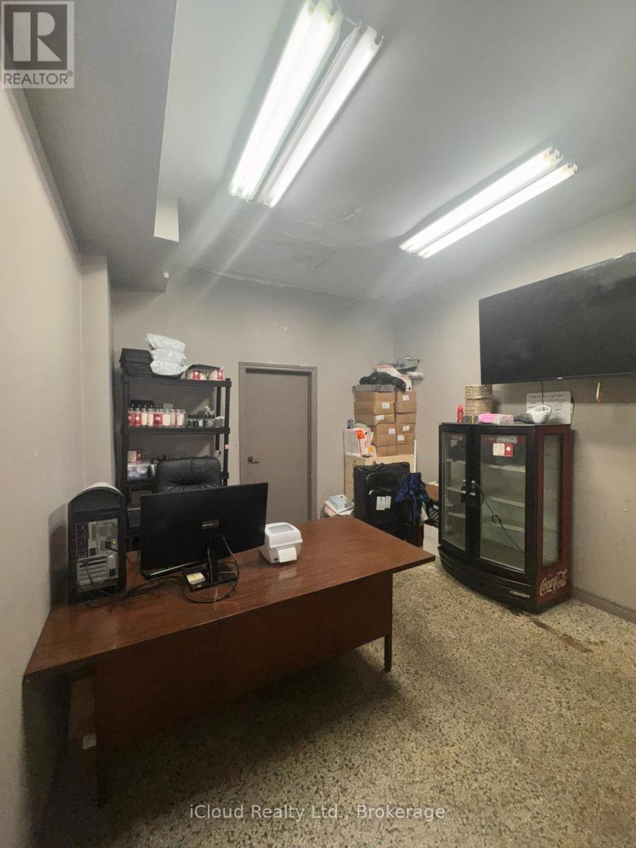 2308 Keele St Street, Toronto, Ontario M6M 3Z8 - Photo 10 - W12455396