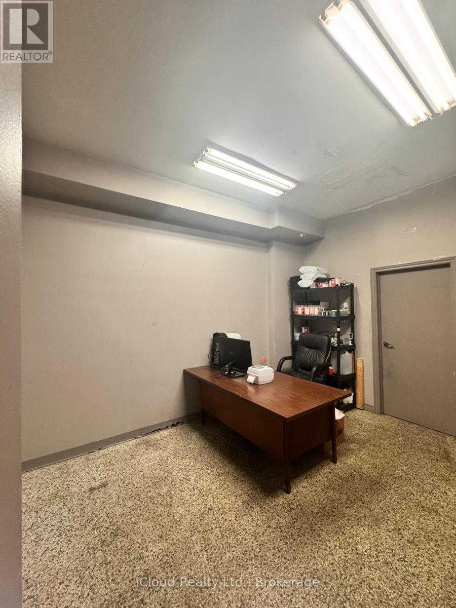 2308 Keele St Street, Toronto, Ontario M6M 3Z8 - Photo 9 - W12455396