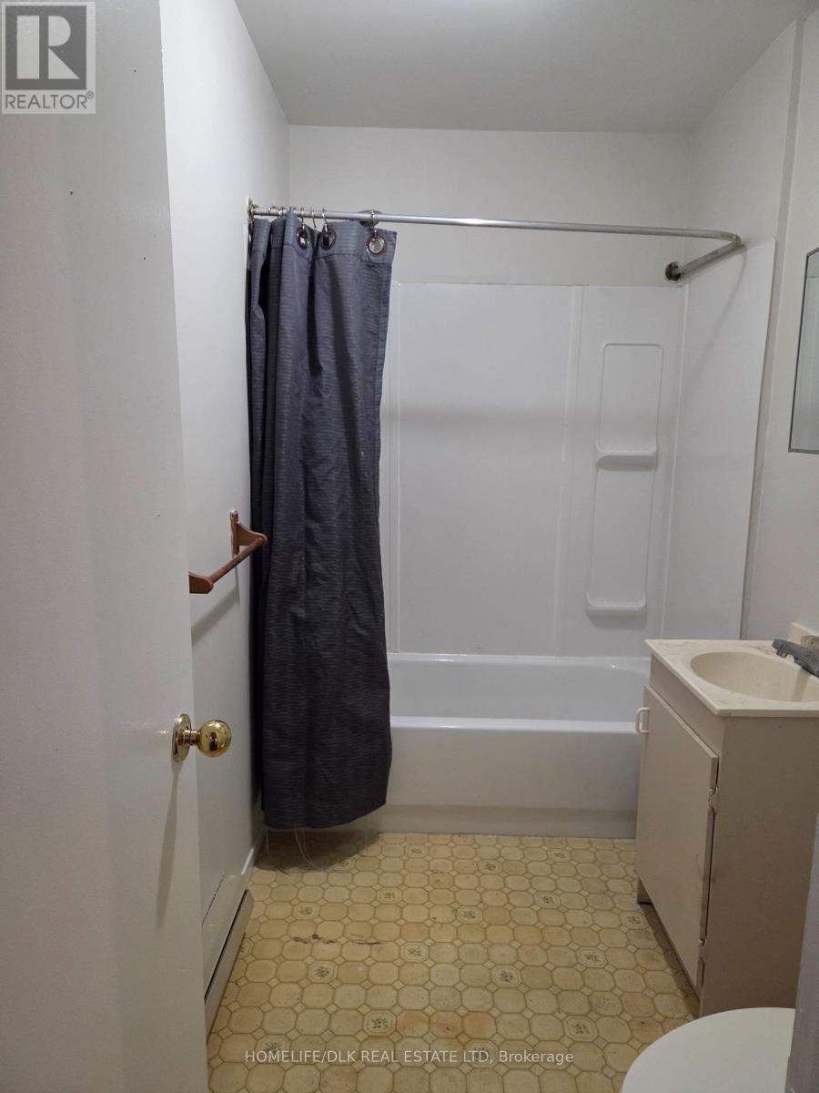 #3 - 180 King Street E, Gananoque, Ontario  K7G 1G2 - Photo 10 - X12564392