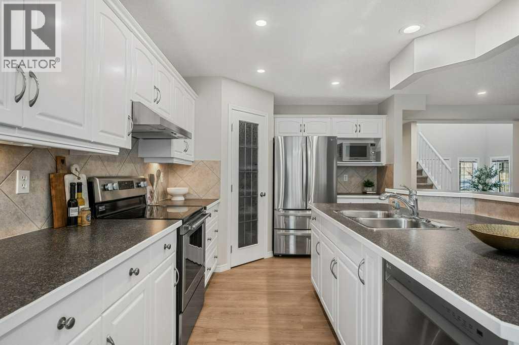 48 Panamount Crescent Nw, Calgary, Alberta  T3K 5L8 - Photo 10 - A2270896