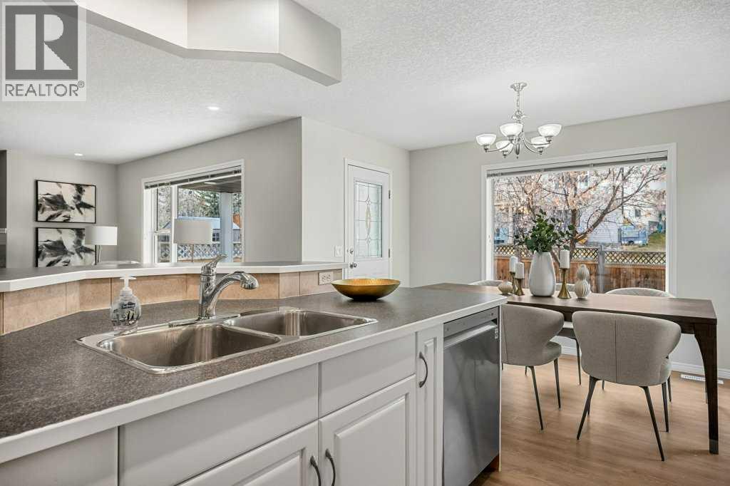 48 Panamount Crescent Nw, Calgary, Alberta  T3K 5L8 - Photo 11 - A2270896