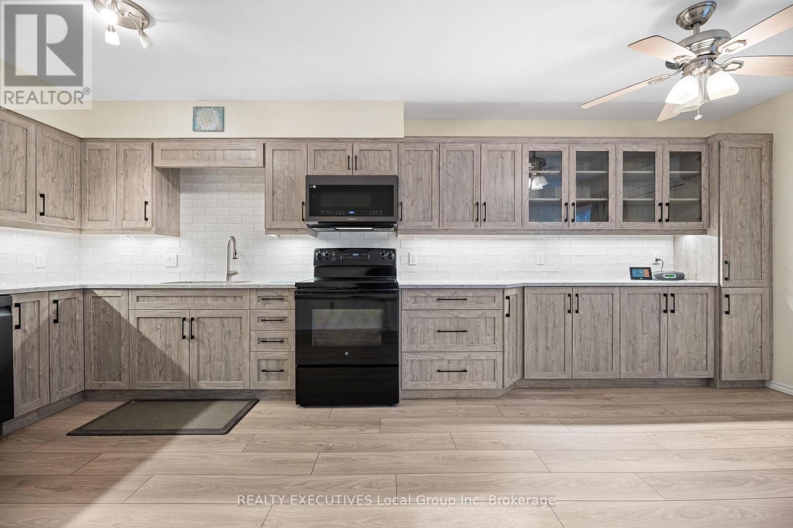 35 - 624 Lakeshore Drive, North Bay (Ferris), Ontario  P1A 2E8 - Photo 6 - X12160069