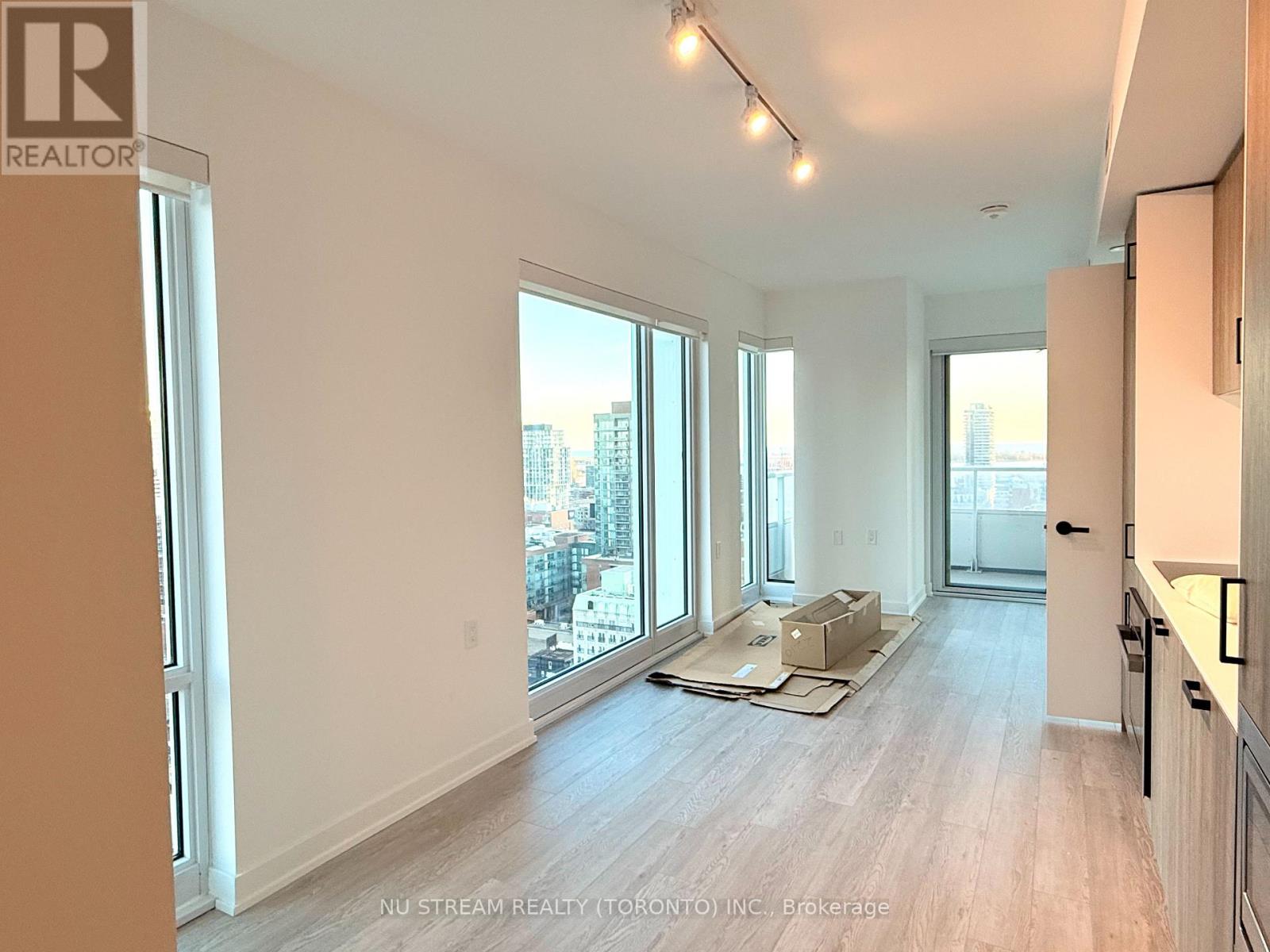 2203 - 88 Queen Street E, Toronto, Ontario  M5C 0B6 - Photo 2 - C12564428