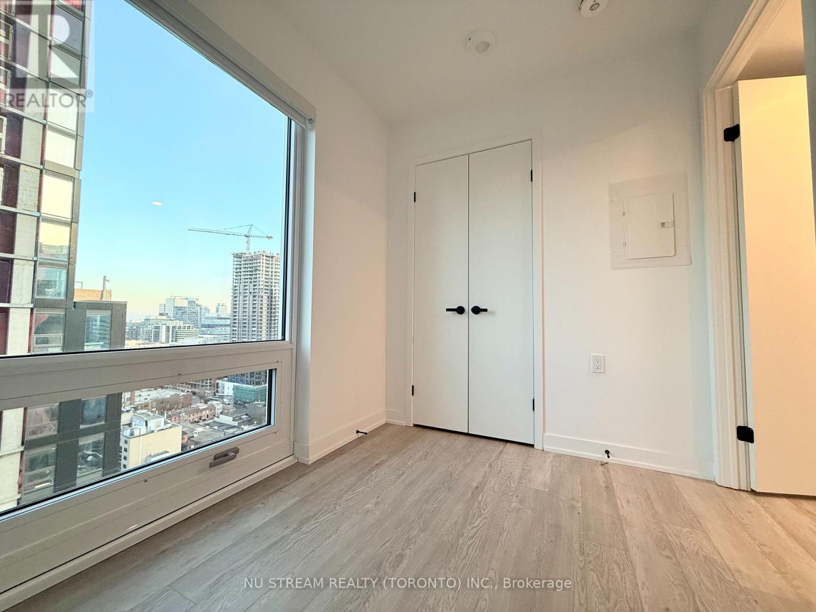 2203 - 88 Queen Street E, Toronto, Ontario  M5C 0B6 - Photo 7 - C12564428