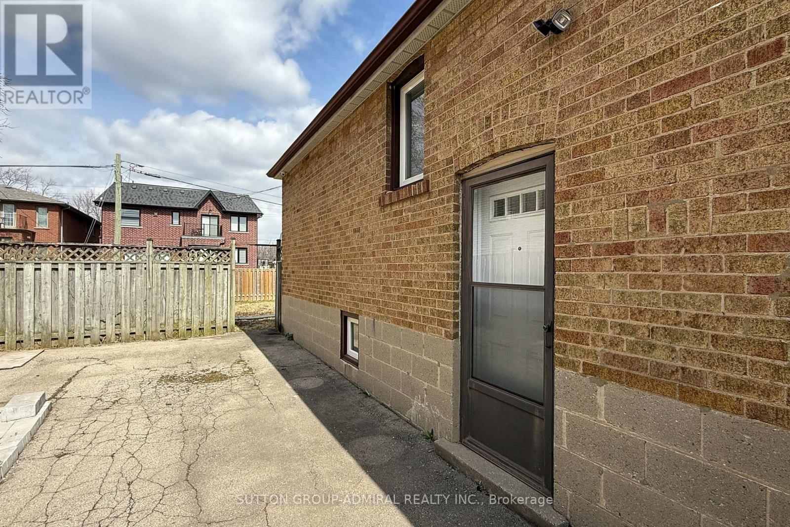 76 Ridgevale Drive, Toronto, Ontario  M6A 1L1 - Photo 43 - C12564480