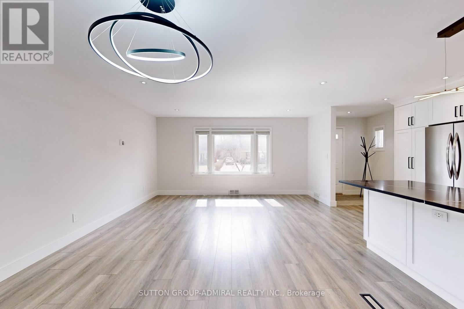 76 Ridgevale Drive, Toronto, Ontario  M6A 1L1 - Photo 5 - C12564480