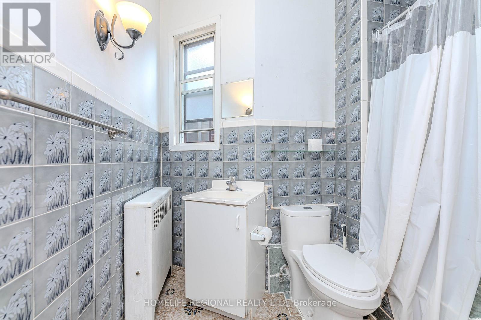 2nd Floor - 1573 Dundas Street W, Toronto, Ontario  M6K 1T9 - Photo 13 - C12564510