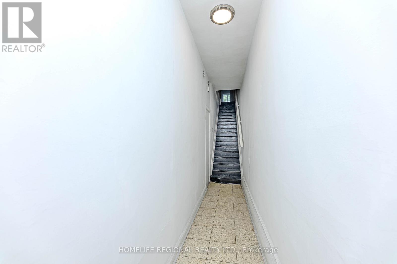 2nd Floor - 1573 Dundas Street W, Toronto, Ontario  M6K 1T9 - Photo 15 - C12564510