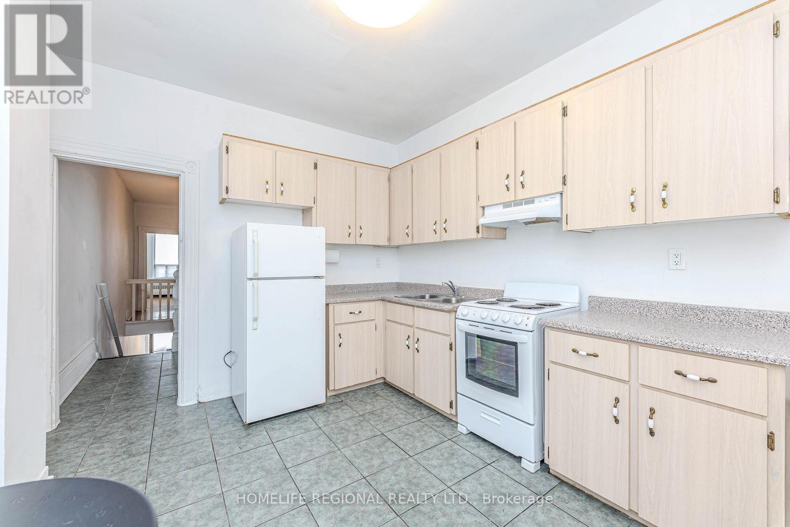 2nd Floor - 1573 Dundas Street W, Toronto, Ontario  M6K 1T9 - Photo 5 - C12564510