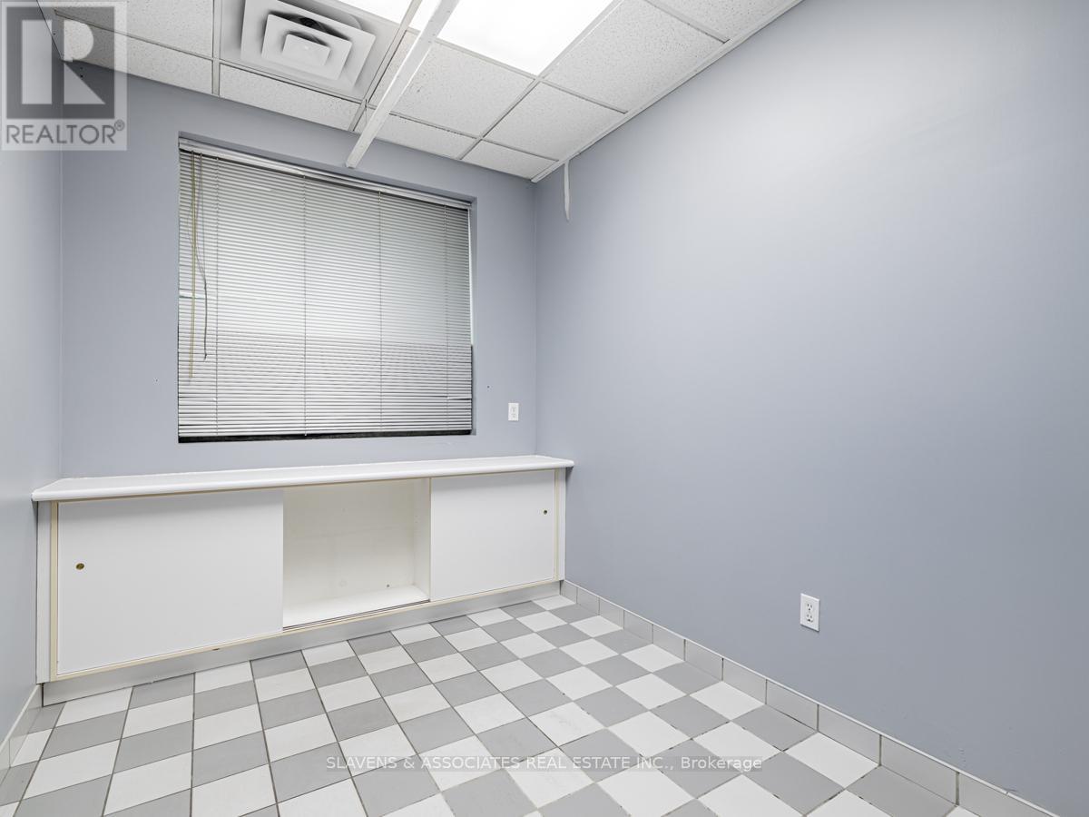 2nd Flr - 1106 Eglinton Avenue W, Toronto, Ontario  M6C 2E2 - Photo 5 - C12564522