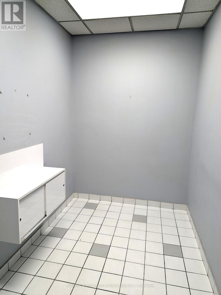 2nd Flr - 1106 Eglinton Avenue W, Toronto, Ontario  M6C 2E2 - Photo 7 - C12564522