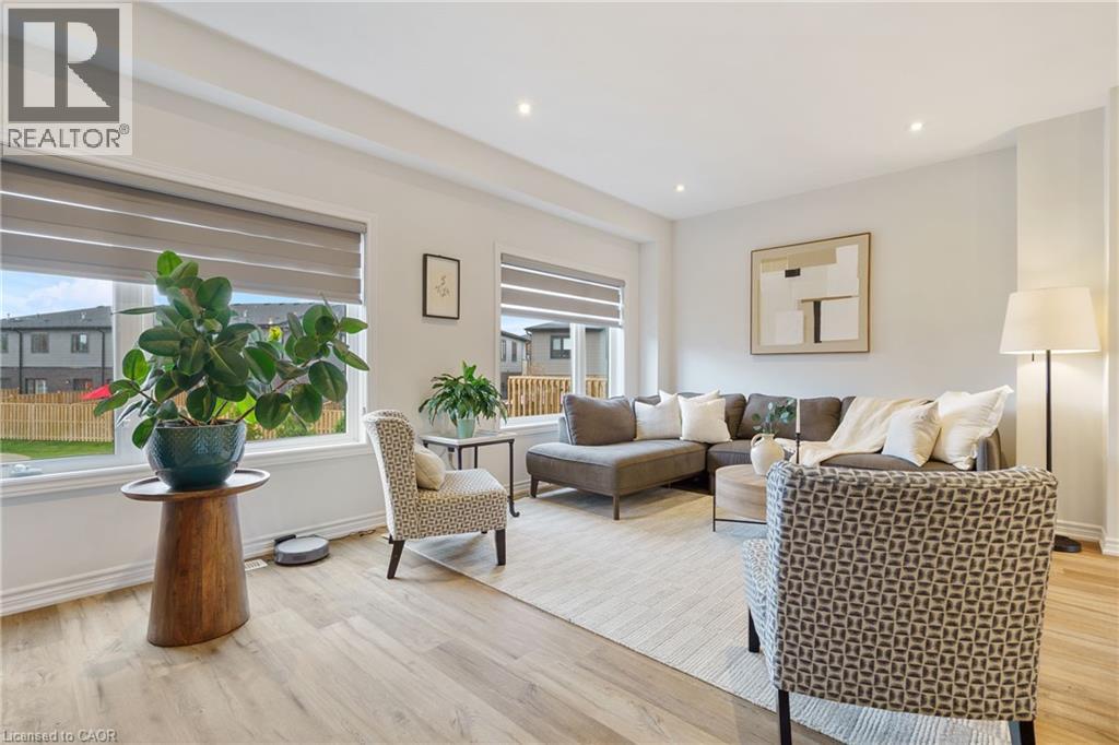 52 Cadwell Lane, Hamilton, Ontario  L9C 0E8 - Photo 4 - 40789693