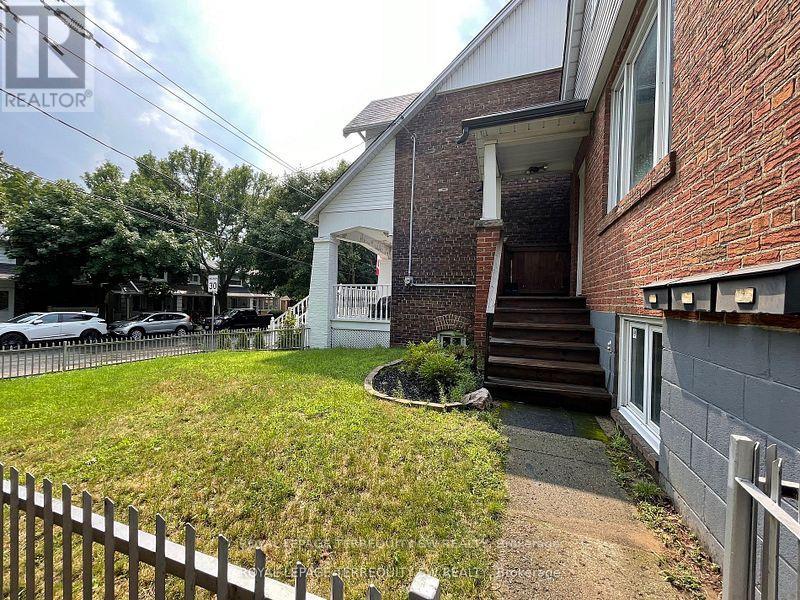 MAIN FL - 102 MERRILL AVENUE E, Toronto, Ontario