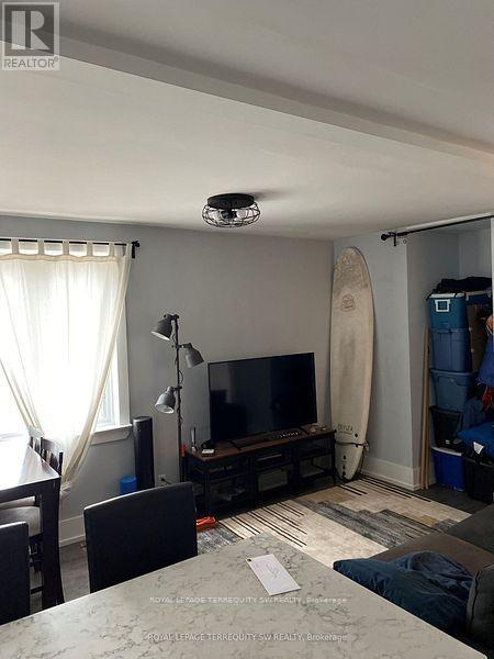 Main Fl - 102 Merrill Avenue E, Toronto, Ontario  M4C 1C7 - Photo 3 - E12564424